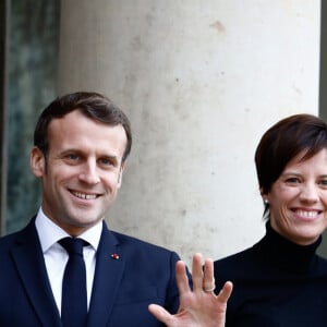 Charles Michel, président du conseil européen, le président Emmanuel Macron, Amélie Derbaudrenghien, la femme de Charles Michel, la première dame Brigitte Macron - Le président de la République et sa femme accueillent le président du conseil européen et le premier ministre du Luxembourg au palais de l'Elysée à Paris le 10 janvier 2020. © Hamilton / Pool / Bestimage