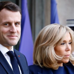 Le président Emmanuel Macron, la première dame Brigitte Macron au palais de l'Elysée à Paris le 10 janvier 2020. © Hamilton / Pool / Bestimage