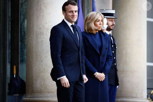 Le président Emmanuel Macron, la première dame Brigitte Macron au palais de l'Elysée à Paris le 10 janvier 2020. © Hamilton / Pool / Bestimage