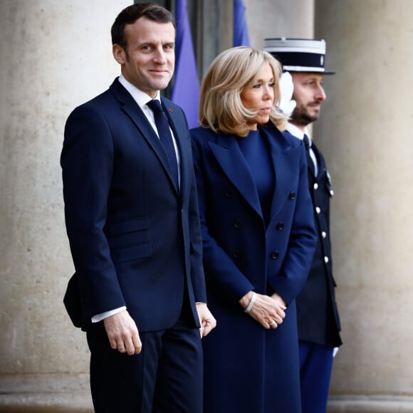 Le président Emmanuel Macron, la première dame Brigitte Macron au palais de l'Elysée à Paris le 10 janvier 2020. © Hamilton / Pool / Bestimage
