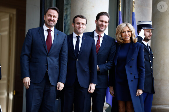 Xavier Bettel, premier ministre du Luxembourg, le président Emmanuel Macron, Gauthier Destenay, mari de Xavier Bettel, la première dame Brigitte Macron - Le président de la République et sa femme accueillent le président du conseil européen et le premier ministre du Luxembourg au palais de l'Elysée à Paris le 10 janvier 2020. © Hamilton / Pool / Bestimage