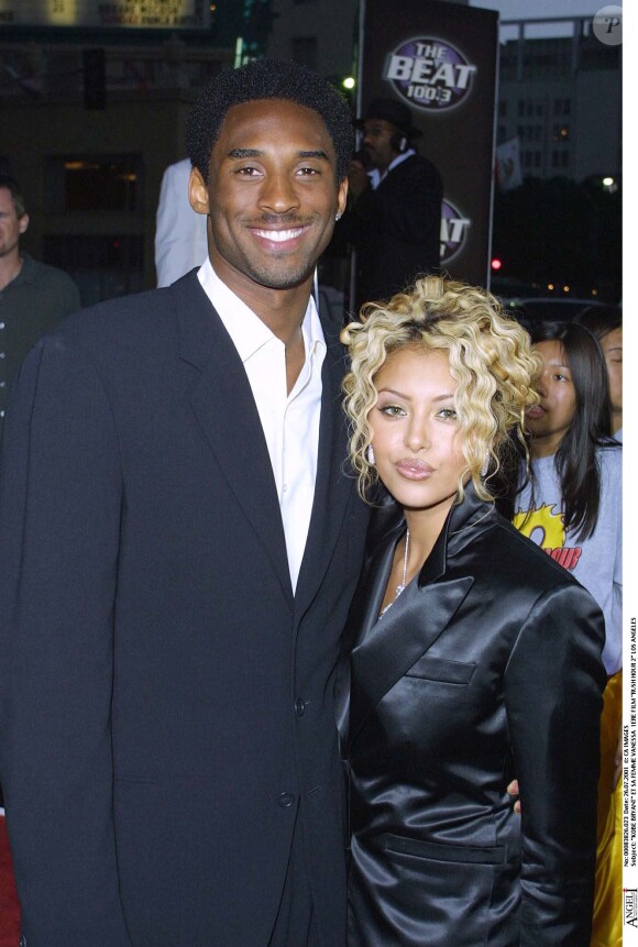 Kobe Bryant et sa femme Vanessa lors de la première du film "Rush Hour" à Los Angeles le 26 juillet 2001.
