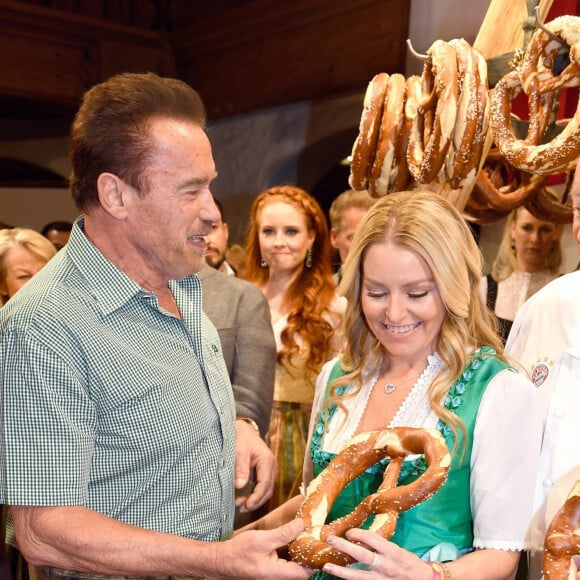 Arnold Schwarzenegger et sa compagne Heather Milligan lors de la 29ème Weisswurstparty à l'hôtel Stanglwirt à Going, Autriche, le 27 janvier 2020.