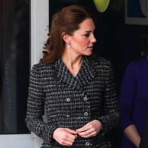 Kate Middleton, duchesse de Cambridge, visite un atelier du programme hospitalier de la National Portrait Gallery à l'hôpital pour enfants Evelina à Londres le 28 janvier 2020.