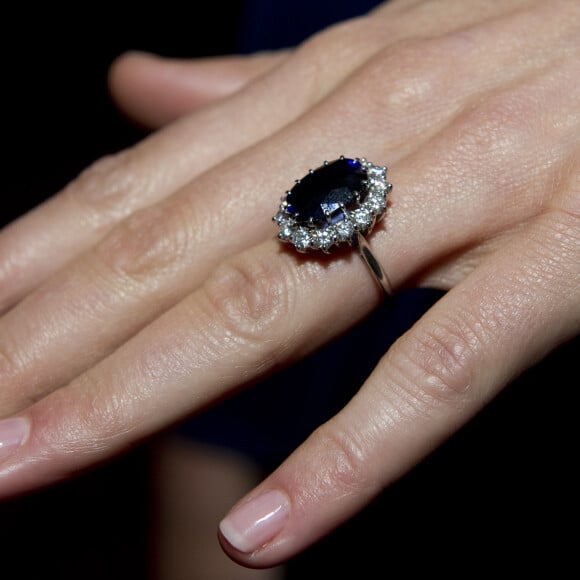 Le prince William et Kate Middleton lors de l'annonce de leurs fiançailles à Clarence House, à Londres, le 16 novembre 2010.