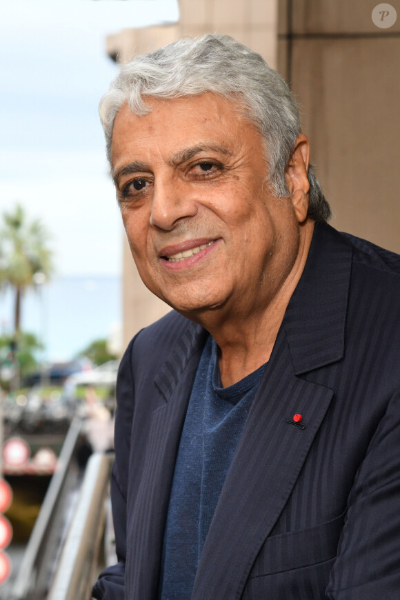 Exclusif - Enrico Macias en concert à Nice le 22 septembre 2019, dans le cadre de la 10ème édition de " Au Soleil des deux rives ". Cet événement est organisé par la Ville de Nice avec le concours des associations de Harkis et Pieds-Noirs au Jardin des Arènes de Cimiez. En raison des intempéries, la manifestation est reportée au 20 octobre prochain. Mais le concert d'Enrico Macias, programmé pour cette édition anniversaire, fut cependant maintenu mais dans la salle de spectacle du Palais de la Méditerranée. © Bruno Bebert/Bestimage