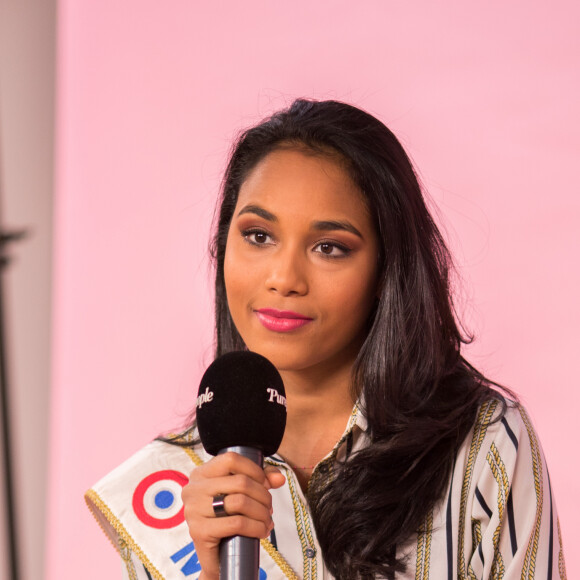 Exclusif - Rendez-vous avec Miss France 2020, Clémence Botino dans les locaux de Webedia lors d'une interview pour Purepeople à Levallois-Perret le 29 janvier 2020. © Tiziano da Silva/Bestimage