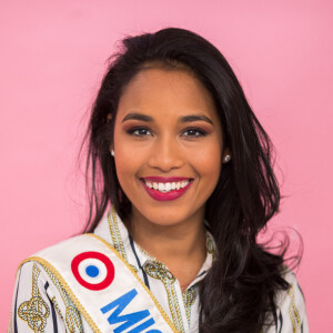 Exclusif - Rendez-vous avec Miss France 2020, Clémence Botino dans les locaux de Webedia lors d'une interview pour Purepeople à Levallois-Perret le 29 janvier 2020. © Tiziano da Silva/Bestimage