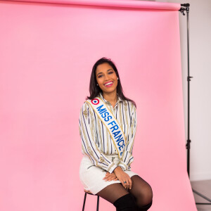 Exclusif - Rendez-vous avec Miss France 2020, Clémence Botino dans les locaux de Webedia lors d'une interview pour Purepeople à Levallois-Perret le 29 janvier 2020. © Tiziano da Silva/Bestimage