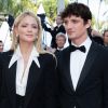 Virginie Efira et son compagnon Niels Schneider - Montée des marches du film "Hors Normes" pour la clôture du 72ème Festival International du Film de Cannes. Le 25 mai 2019 © Borde / Bestimage