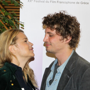 Virginie Efira et son compagnon Niels Schneider - Première du film "Un amour impossible" lors du festival du film français à Athènes en Grèce le 6 avril 2019. 06/04/2019 - Athenes