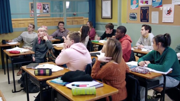 Les élèves du lycée Paul Valéry dans la série "Demain nous appartient", diffusée sur TF1.