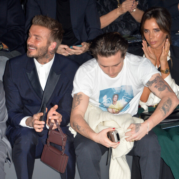 David Beckham, Brooklyn, Victoria, Kate Moss, Lila Grace Moss-Hack au défilé de mode Homme automne-hiver 2020/2021 " Dior Homme " lors de la fashion week à Paris. Le 17 janvier 2020 © Veeren - Christophe Clovis / Bestimage