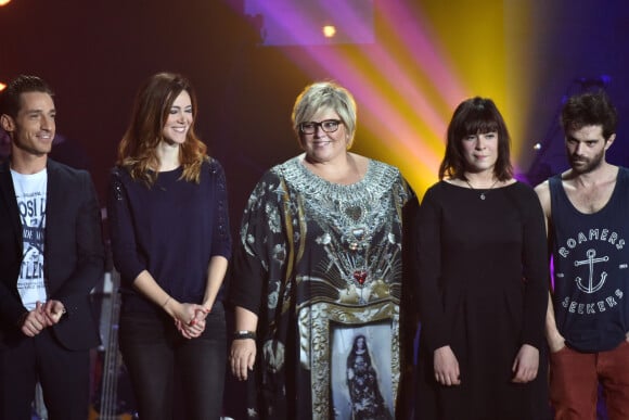 Exclusif  Philippe Dantin, Sandra Lou, Laurence Boccolini - Scène - Enregistrement de l'émission "Tout le monde chante contre le cancer...10 ans" au Zénith à Paris, qui sera diffusée sur W9 le 16 décembre. Le 1er décembre 2015 © Gorassini-Guizard / Bestimage