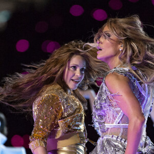 Shakira et Jennifer Lopez en concert à la mi-temps du Super Bowl LIV (Pepsi Super Bowl LIV Halftime Show) au Hard Rock Stadium. Miami, le 2 février 2019.