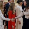 L'infante Sofia, la princesse Leonor des Asturies et leurs parents le roi Felipe VI et la reine Letizia d'Espagne lors des salutations aux parlementaires au Congrès à Madrid le 3 février 2020 à l'issue de la cérémonie d'ouverture de la XIVe législature du Parlement espagnol.