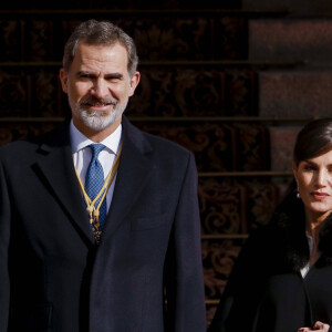 Le roi Felipe VI d'Espagne, la reine Letizia, la princesse Leonor des Asturies et l'infante Sofia arrivant au Congrès à Madrid le 3 février 2020 pour la cérémonie d'ouverture de la XIVe législature du Parlement espagnol.