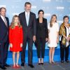 La princesse Leonor des Asturies lors de la cérémonie de remise des Prix de la Fondation Princesse de Gérone à Barcelone le 4 octobre 2019. Le 3 février 2020, elle ressortira son ensemble en tweed rouge pour l'inauguration de la XIVe législature du Parlement à Madrid.