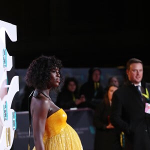 Jodie Turner-Smith (enceinte) aux BAFTA Awards, le 2 février 2020 à Londres.