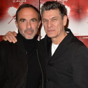 Nikos Aliagas et Marc Lavoine au photocall de la générale de presse du spectacle musicale "Les Souliers Rouges" aux Folies Bergères à Paris, France, le 4 février 2020. © Veeren/Bestimage