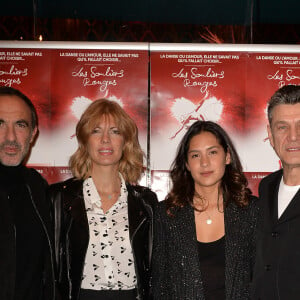 Nikos Aliagas, sa femme Tina Grigoriou, Marc Lavoine et sa compagne Line Papin au photocall de la générale de presse du spectacle musicale "Les Souliers Rouges" aux Folies Bergères à Paris, France, le 4 février 2020. © Veeren/Bestimage