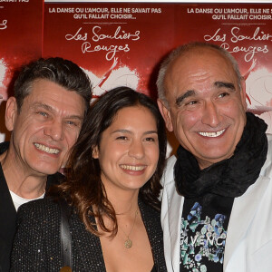 Marc Lavoine, sa compagne Line Papin et Pascal Nègre au photocall de la générale de presse du spectacle musicale "Les Souliers Rouges" aux Folies Bergères à Paris, France, le 4 février 2020. © Veeren/Bestimage