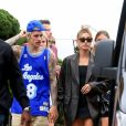 Justin Bieber, vêtu du maillot des Lakers en hommage à K. Bryant, et sa femme Hailey Baldwin-Bieber quittent le restaurant "Nobu" à Malibu, le 2 février 2020.