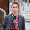 Exclusif - L'acteur KJ Apa se promène à Vancouver au Canada le 19 Mars 2016. © CPA/BESTIMAGE
