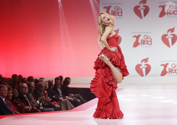 Heather Graham participe au défilé "Go Red For Women" de l'American Heart Association au Hammerstein Ballroom. New York, le 5 février 2020.