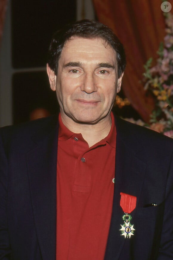 Robert Hossein en 1990.