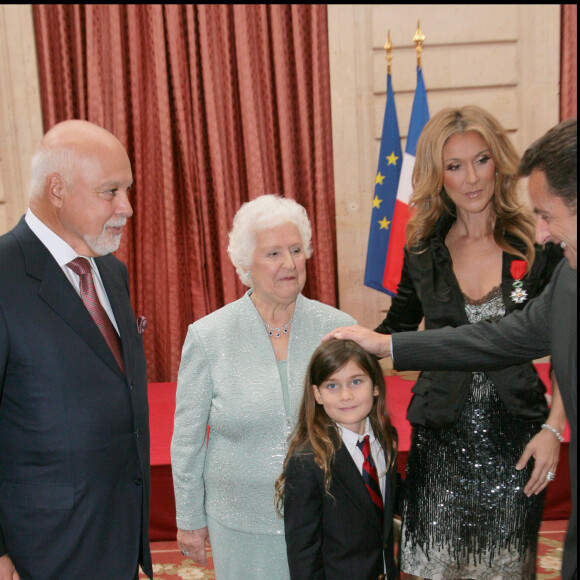 Céline Dion, sa mère Thérèse, René Angelil et leur fils René-Charles, le 23 mai 2008 à l'Elysée.
