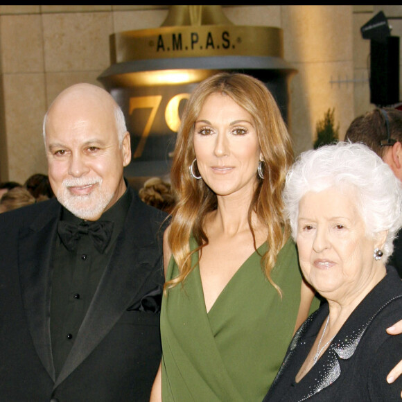 René Angelil, Céline Dion et sa mère Thérèse aux Oscars le 25 février 2007 à Los Angeles.
