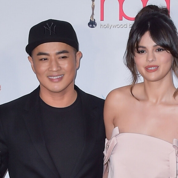 Kate Young, Hung Vanngo, Selena Gomez et Marissa Marino assistent aux Hollywood Beauty Awards au "Taglyan Complex". Hollywood, Los Angeles, le 6 février 2020.