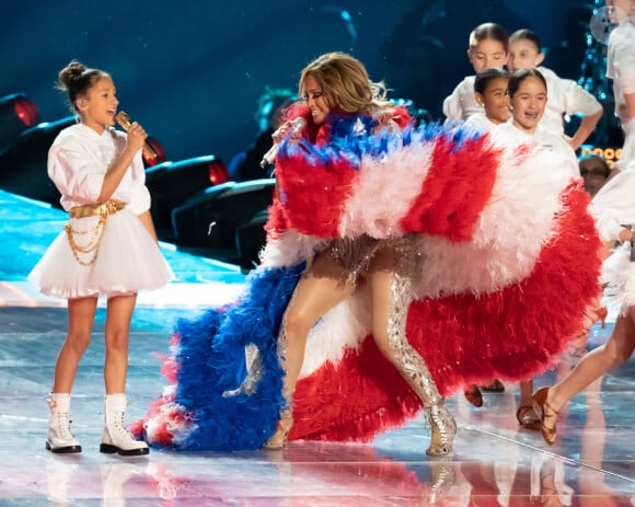 Emme, la fille de Jennifer Lopez sur scène pour le show lors de la mi-temps du 54 ème Super Bowl au Hard Rock Stadium à Miami le 2 février 2020.