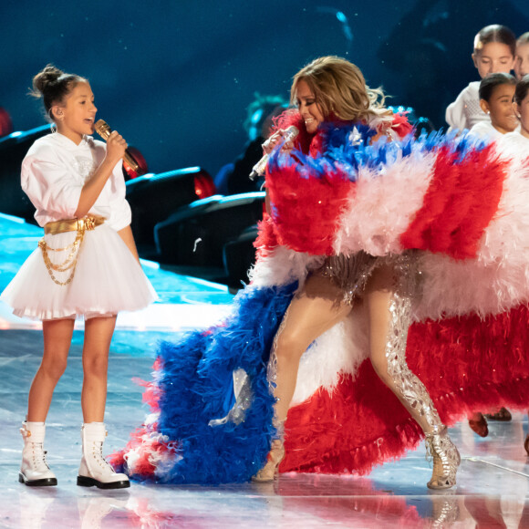 Emme, la fille de Jennifer Lopez sur scène pour le show lors de la mi-temps du 54 ème Super Bowl au Hard Rock Stadium à Miami le 2 février 2020.