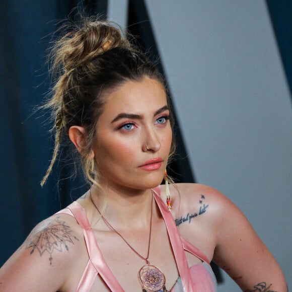 Paris Jackson assiste à la soirée "Vanity Fair Oscar Party" après la 92ème cérémonie des Oscars 2019 au Wallis Annenberg Center for the Performing Arts. Elle porte une robe Haute Couture, Atelier Versace. Los Angeles, le 9 février 2020.