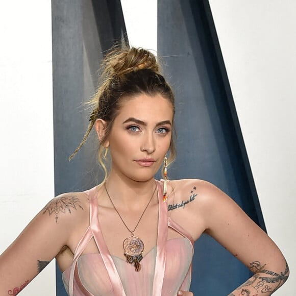 Paris Jackson assiste à la soirée "Vanity Fair Oscar Party" après la 92ème cérémonie des Oscars 2019 au Wallis Annenberg Center for the Performing Arts. Elle porte une robe Haute Couture, Atelier Versace. Los Angeles, le 9 février 2020.