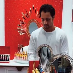 Diego dévoile le cadeau d'Iris Mittenaere pour la Saint-Valentin