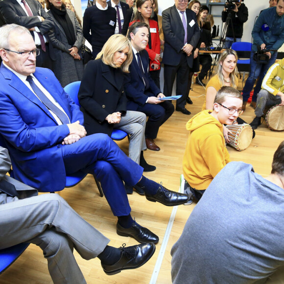 La première dame Brigitte Macron visite l'Institut national des jeunes sourds de Metz le 12 février 2020. © Mao / Panoramic / Bestimage