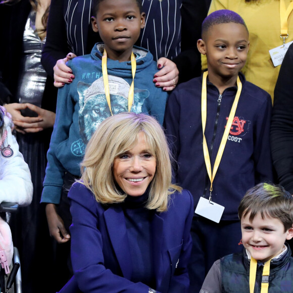 La Première Dame Brigitte Macron, présidente de la Fondation Hôpitaux de Paris – Hôpitaux de France Disneyland Paris a accueilli 300 enfants hospitalisés avec la Fondation Hôpitaux de Paris – Hôpitaux de France pour une journée inoubliable en compagnie de la Première Dame et présidente de la Fondation Hôpitaux de Paris – Hôpitaux de France, le parrain de l'Opération Pièces Jaunes 2020, la présidente de Disneyland Paris et d'autre personnalités à Marne-la-Vallée, France, le 29 janvier 2020. © Dominique Jacovides/Bestimage