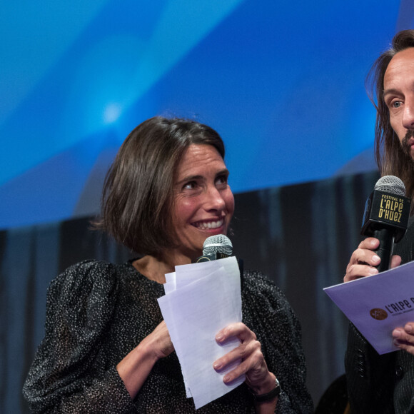 Alessandra Sublet, Bob Sinclar sur scène lors de la cérémonie de clôture du 23e festival international du film de comédie de l'Alpe d'Huez, le 18 janvier 2020. © Cyril Moreau/Bestimage