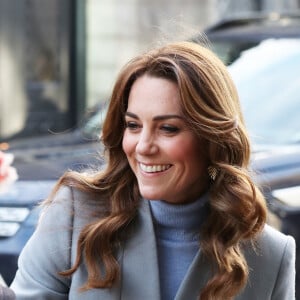 Kate Middleton, duchesse de Cambridge, lors d'une visite d'un café social pour rencontrer des habitants pour son enquête sur la petite enfance à Aberdeen, Écosse, Royaume Uni, le 12 février 2020.