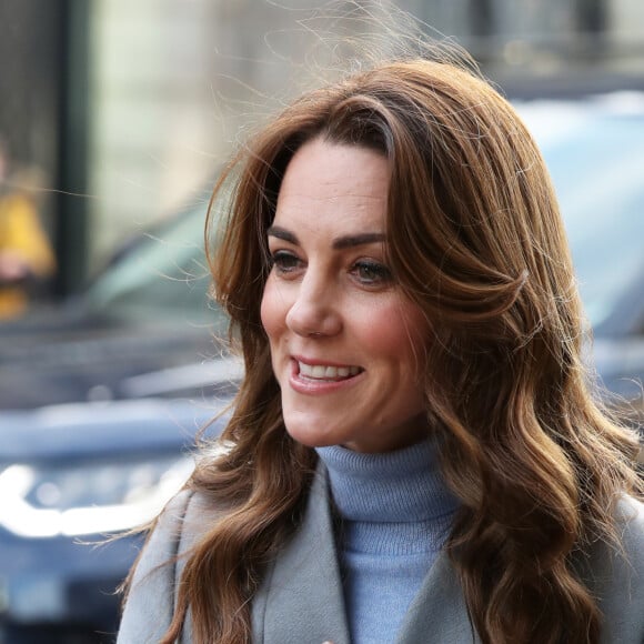 Kate Middleton, duchesse de Cambridge, lors d'une visite d'un café social pour rencontrer des habitants pour son enquête sur la petite enfance à Aberdeen, Écosse, Royaume Uni, le 12 février 2020.