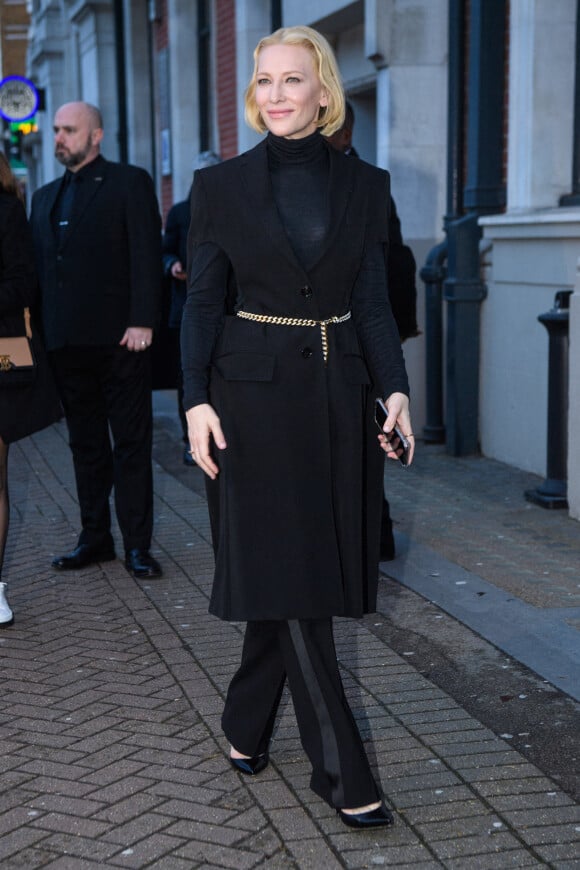 Cate Blanchett arrive à l'Olympia London pour assister au défilé Burberry. Londres, le 17 février 2020.