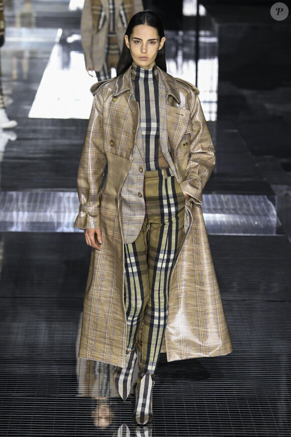 Défilé Burberry, collection automne-hiver 2020-2021, à l'Olympia London. Londres, le 17 février 2020.