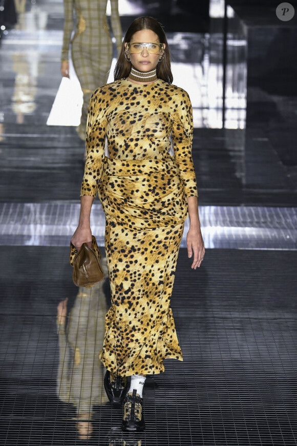 Défilé Burberry, collection automne-hiver 2020-2021, à l'Olympia London. Londres, le 17 février 2020.