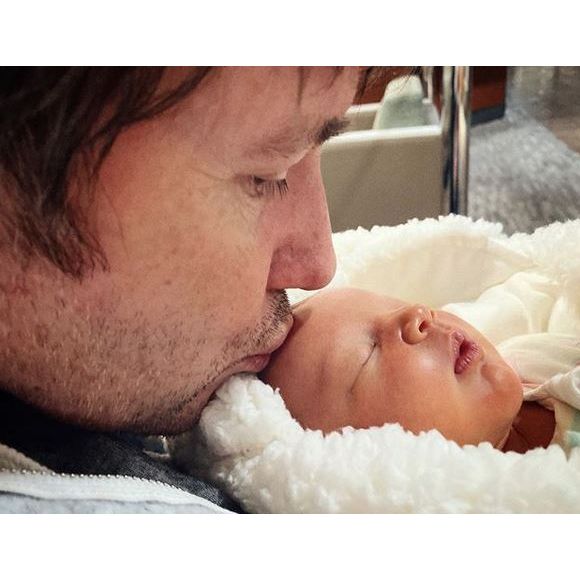 Le réalisateur Paul W. S. Anderson et sa fille Osian. Février 2020.