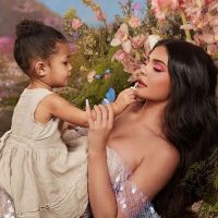 Kylie Jenner dévoile sa technique pour des lèvres XXL dans un tuto vidéo