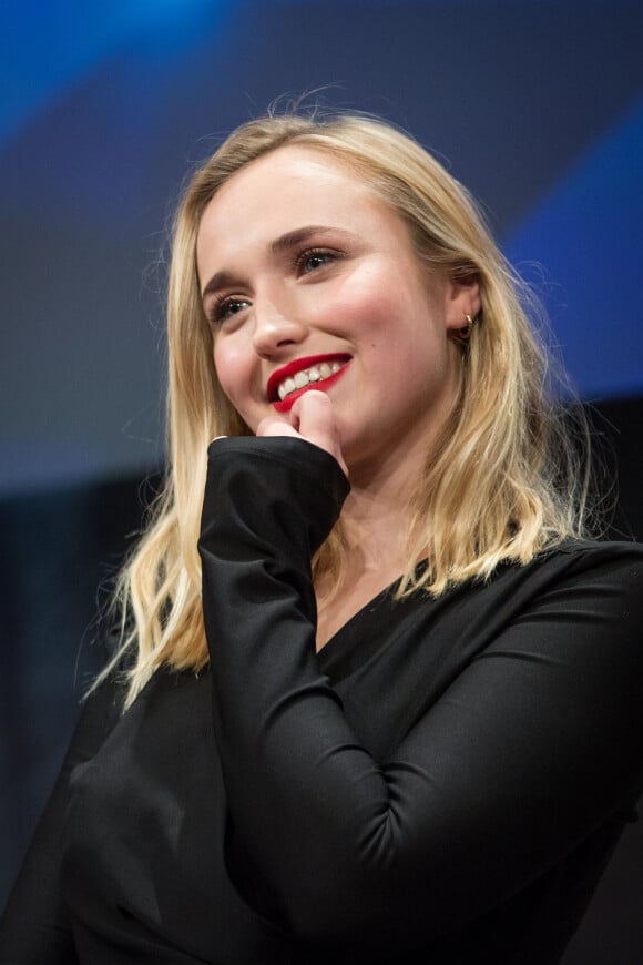 Chloé Jouannet (membre du jury) lors de la soirée d'ouverture de la 23ème édition du festival international du film de comédie l'Alpe d'Huez, Isère, France, le 14 janvier 2020. © Cyril Moreau/Bestimage