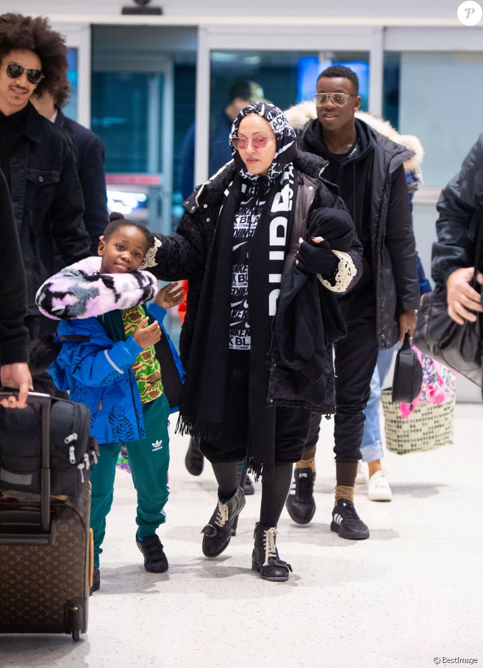 Madonna et Ahlamalik Williams à l'aéroport de New York le ...